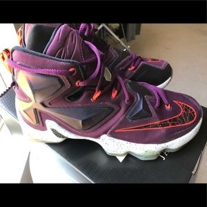 Men’s Nike Lebron XIII Basketball shoes